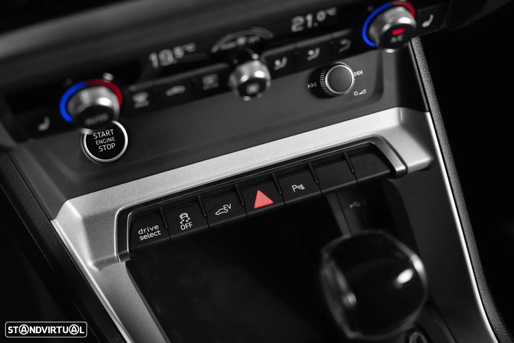 Audi Q3 45 TFSIe S line S tronic - 36