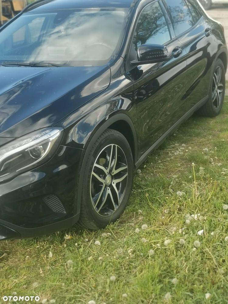 Mercedes-Benz GLA 180 - 5