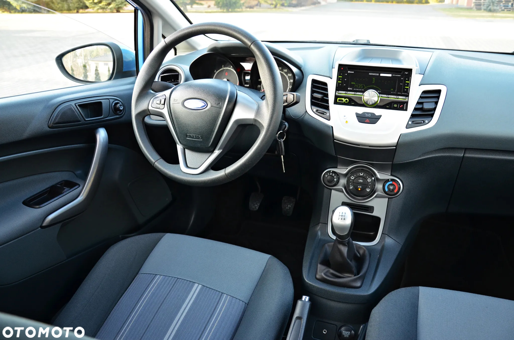 Ford Fiesta 1.25 Ghia - 32