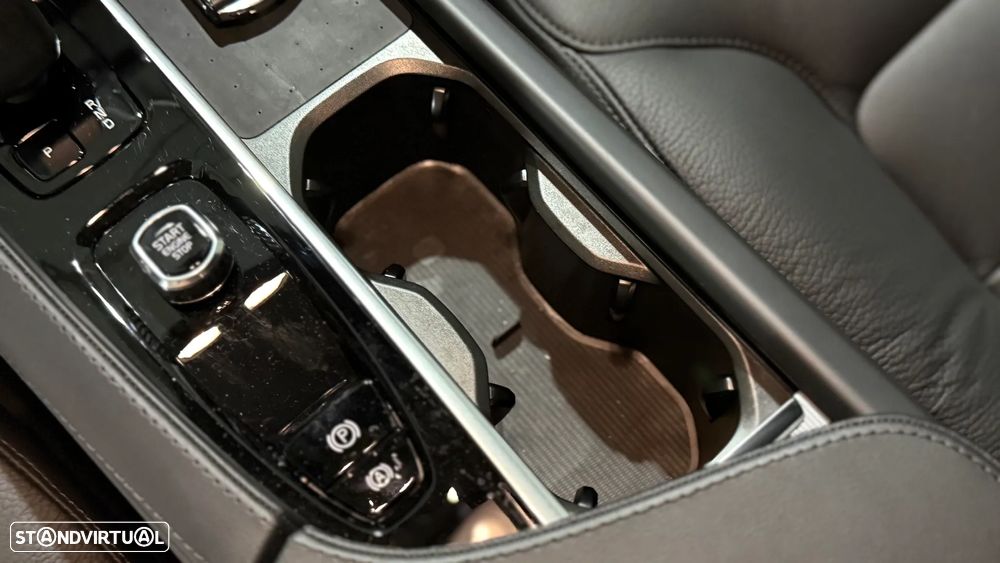 Volvo XC 90 T8 AWD Core - 36