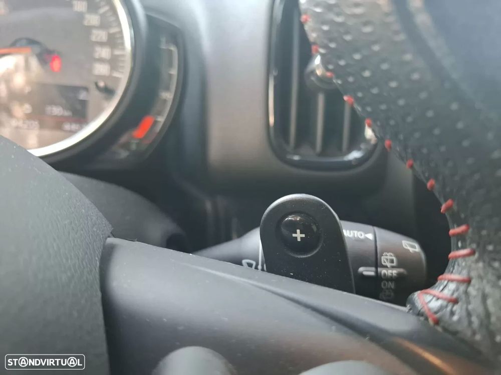 MINI Countryman Cooper SD Auto Desportiva - 32