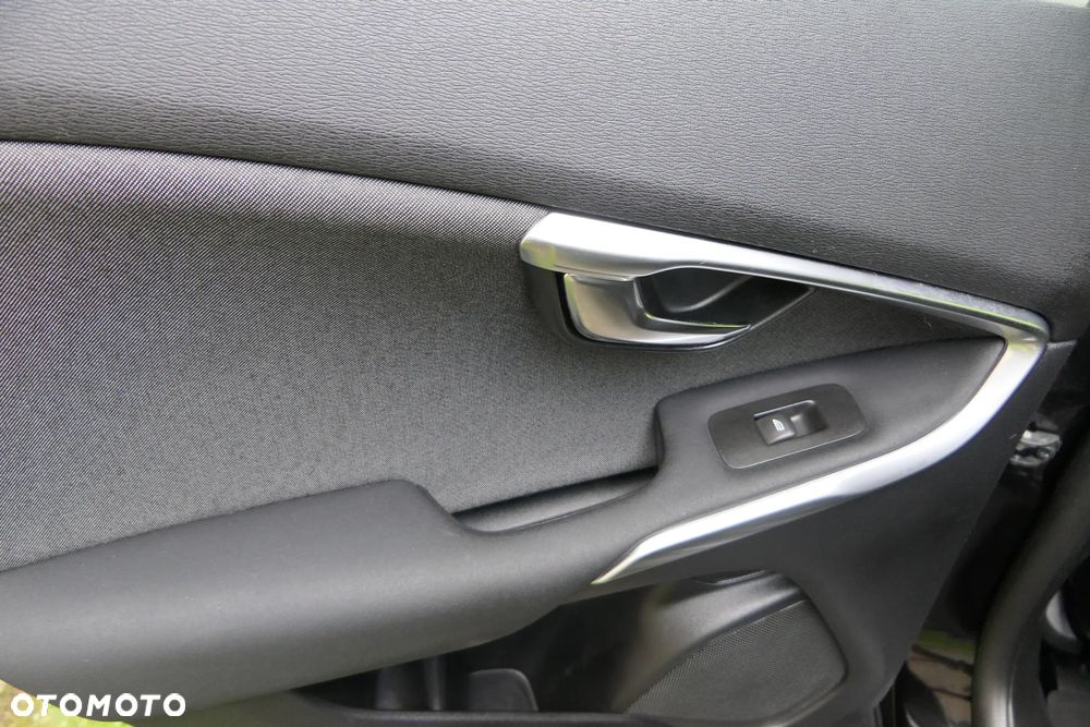 Volvo V40 Cross Country D3 Geartronic Momentum - 33