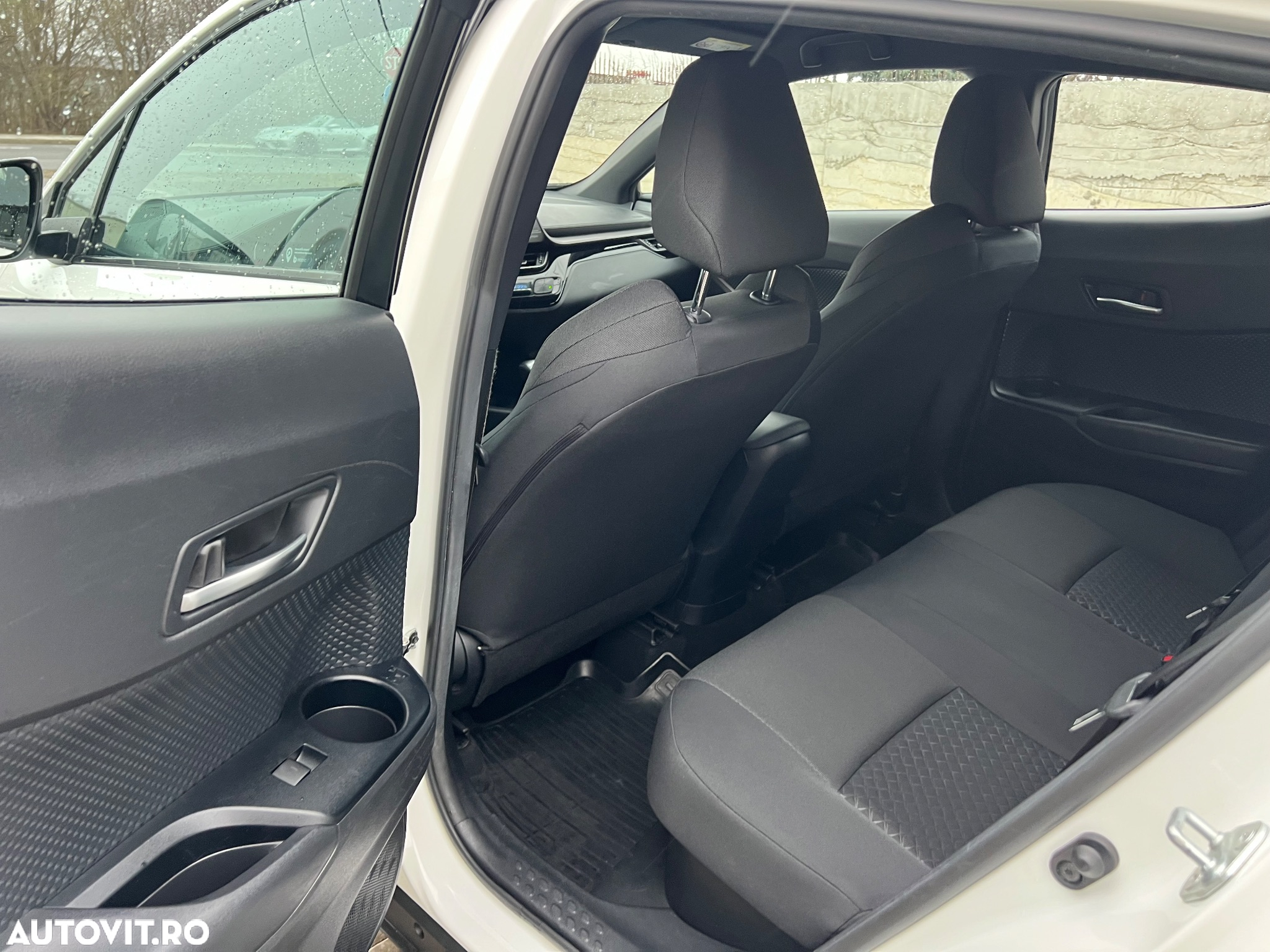 Toyota C-HR 1.8 Hybrid Business Edition - 14