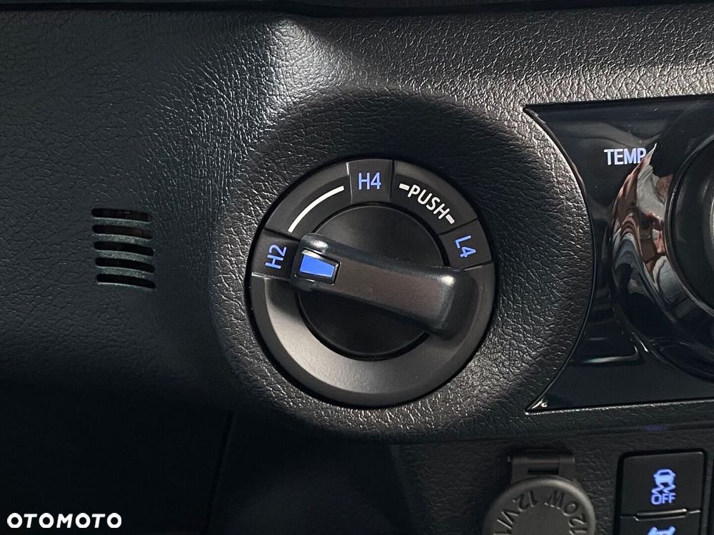 Toyota Hilux 2.8 D-4D mHEV Double Cab Invincible 4x4 - 23