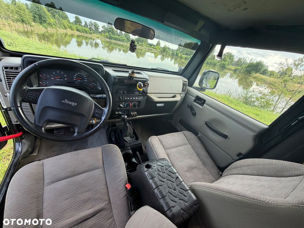 Jeep Wrangler 4.0 Sport - 8