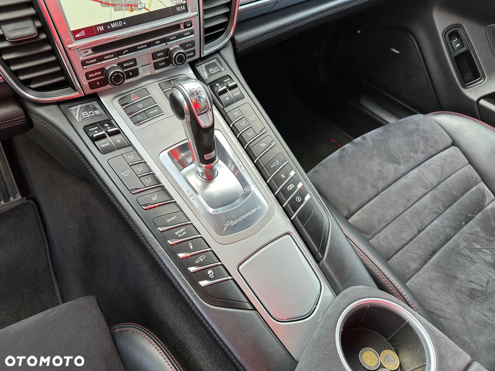 Porsche Panamera GTS - 16