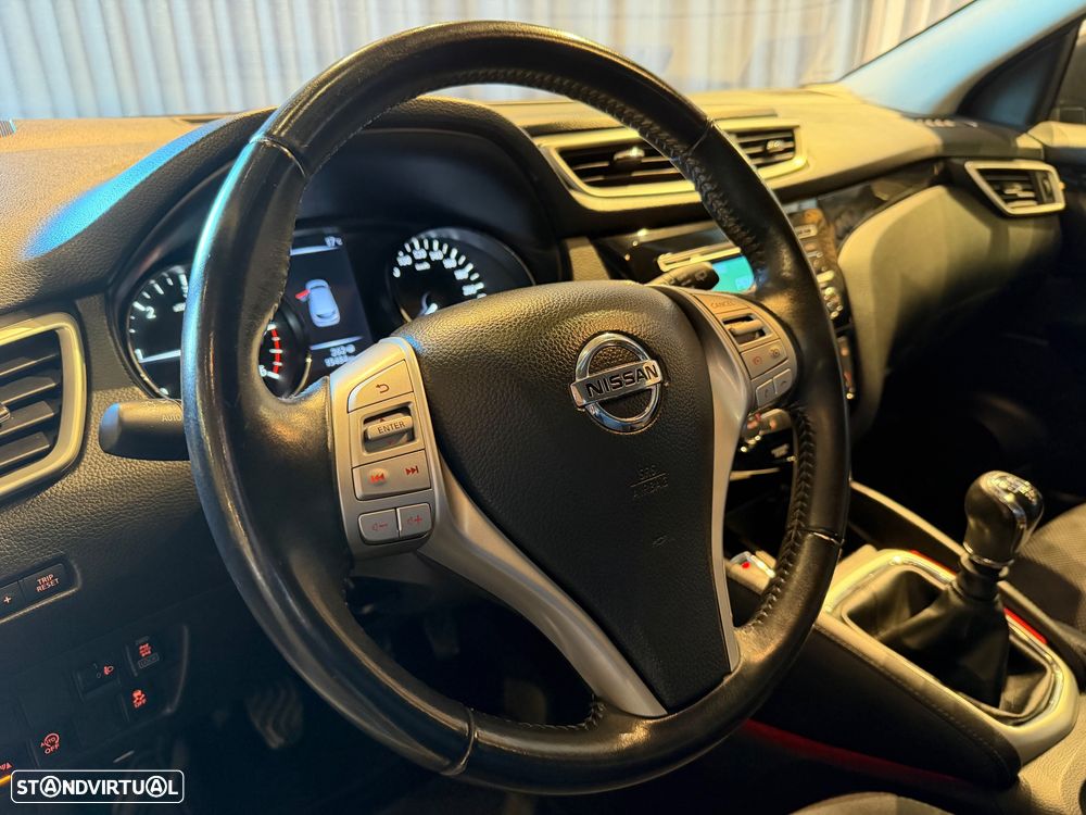 Nissan Qashqai 1.6 dCi N-Connecta RS+PS 4x4i - 28