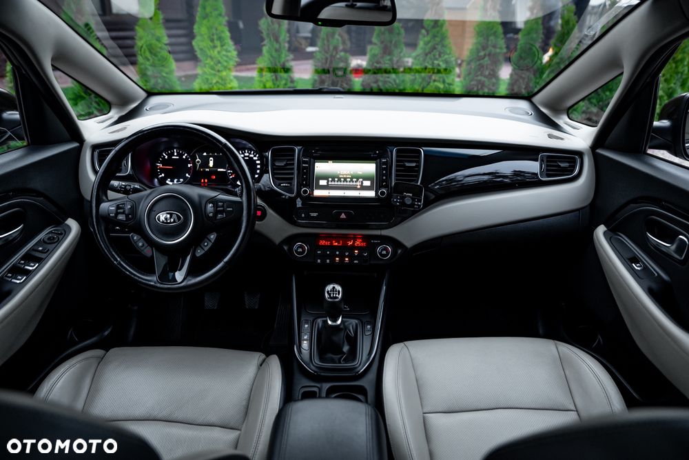Kia Carens 1.7 CRDi L 7os - 28