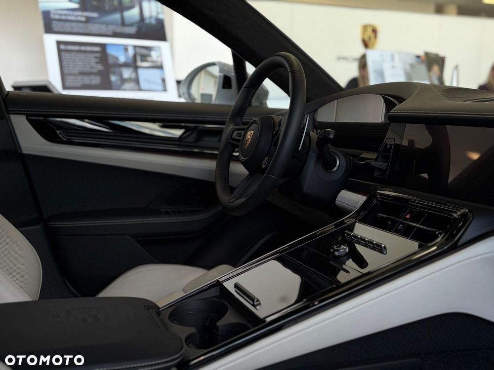 Porsche Panamera - 31