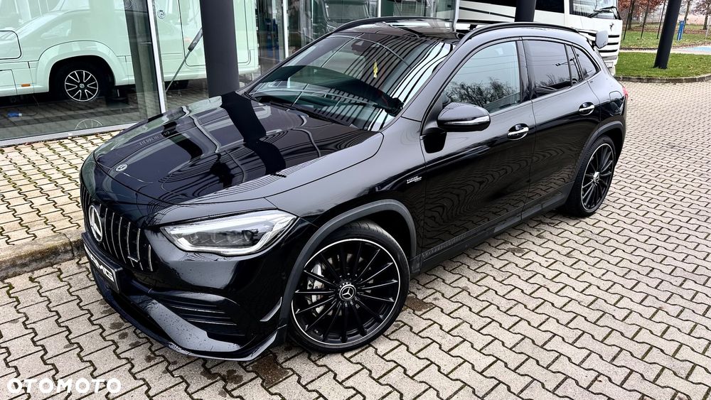 Mercedes-Benz GLA - 4