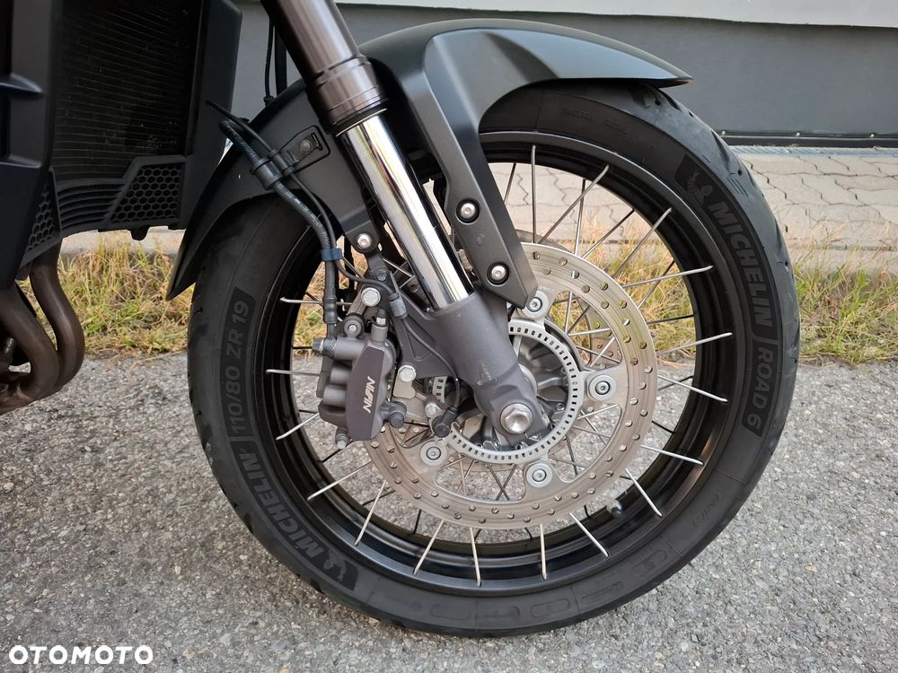 Honda VFR - 13