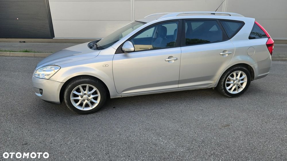 Kia Ceed - 24