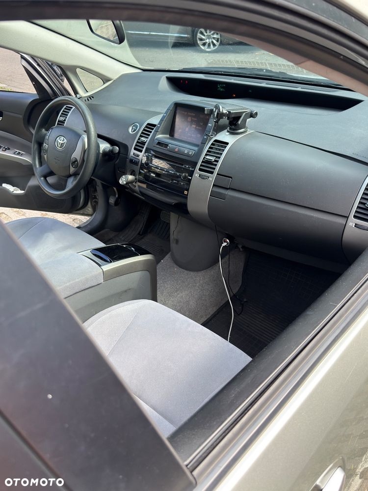 Toyota Prius 1.5 VVT-i Sol - 9