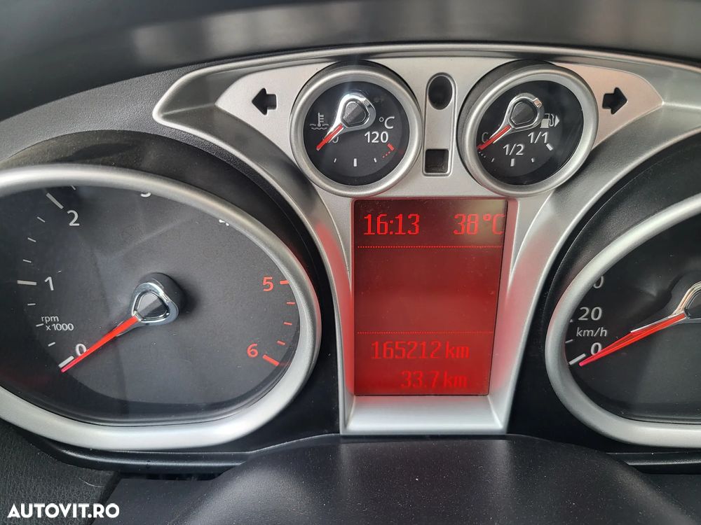 Ford Kuga - 28