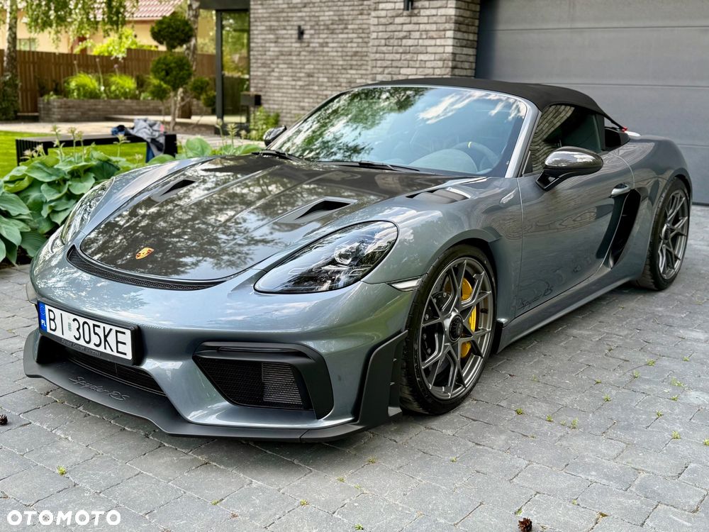 Porsche 718 Spyder - 12