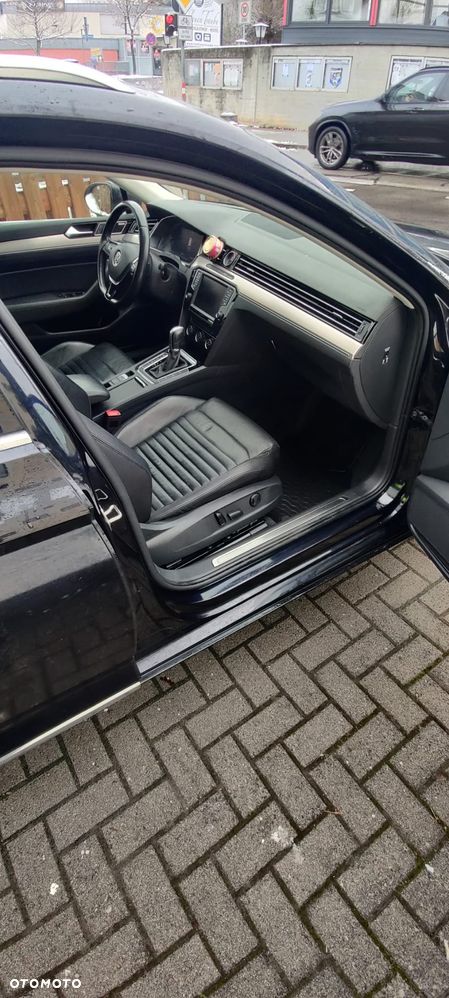 Volkswagen Passat - 19