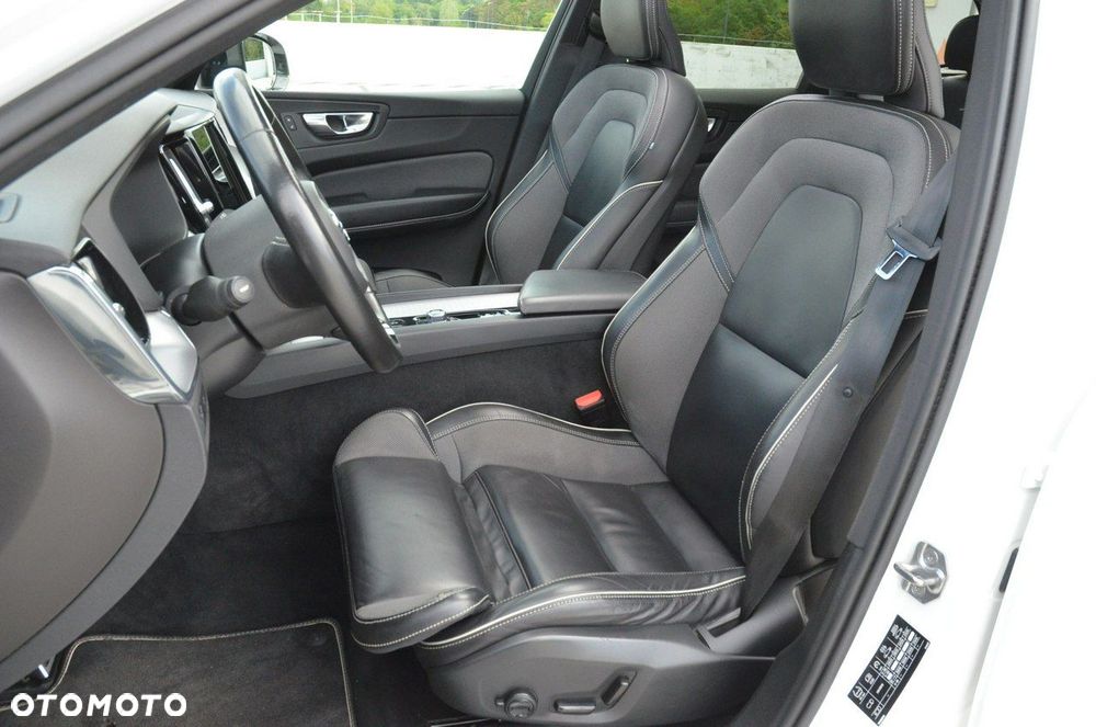 Volvo XC 60 B4 D AWD Geartronic RDesign - 28