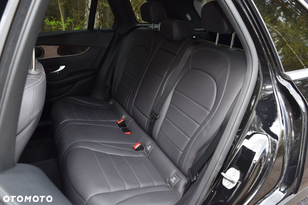 Mercedes-Benz GLC - 25