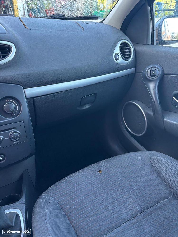 Renault Clio 1.5 dCi Confort - 6