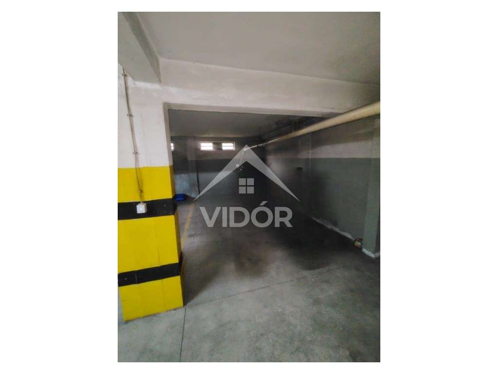 Garagem Fechada Montes Burgos - Grande imagem: 5/6