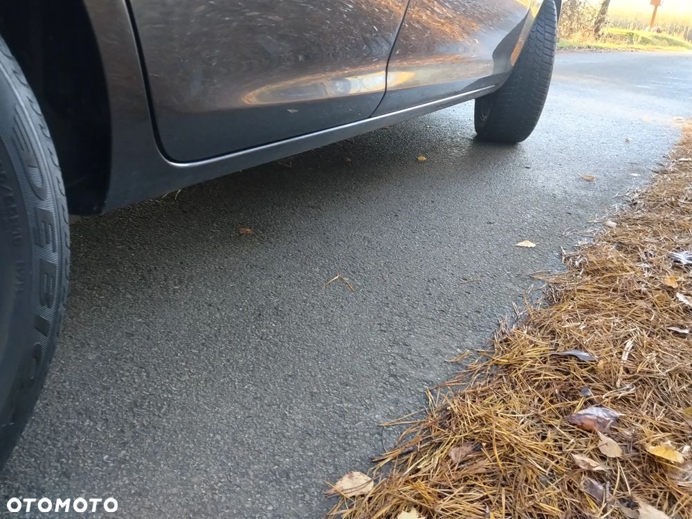 Opel Corsa 1.4 16V Color Edition - 12