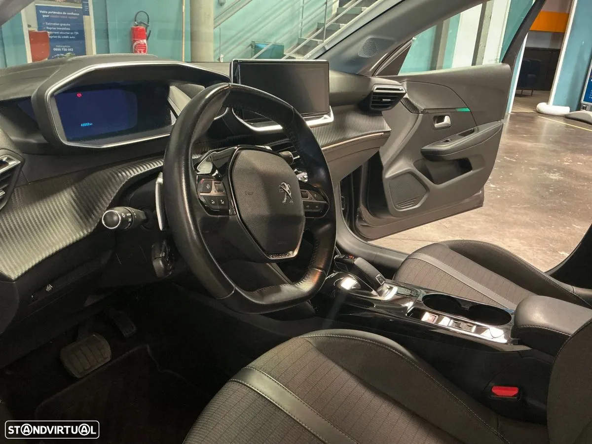Peugeot 208 1.2 PureTech Allure EAT8 - 10