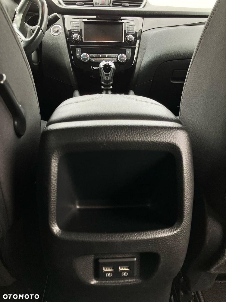 Nissan Qashqai 1.3 DIG-T N-CONNECTA - 26