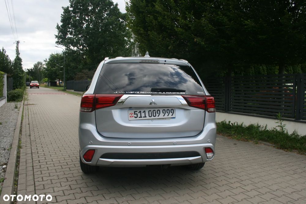 Mitsubishi Outlander - 4