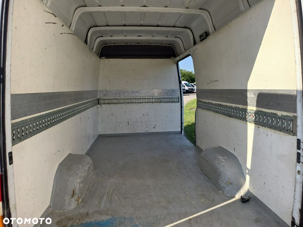 Mercedes-Benz Sprinter - 30