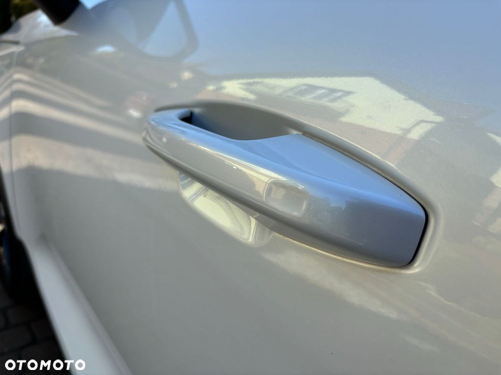 Volvo XC 40 D3 SCR R-Design - 33