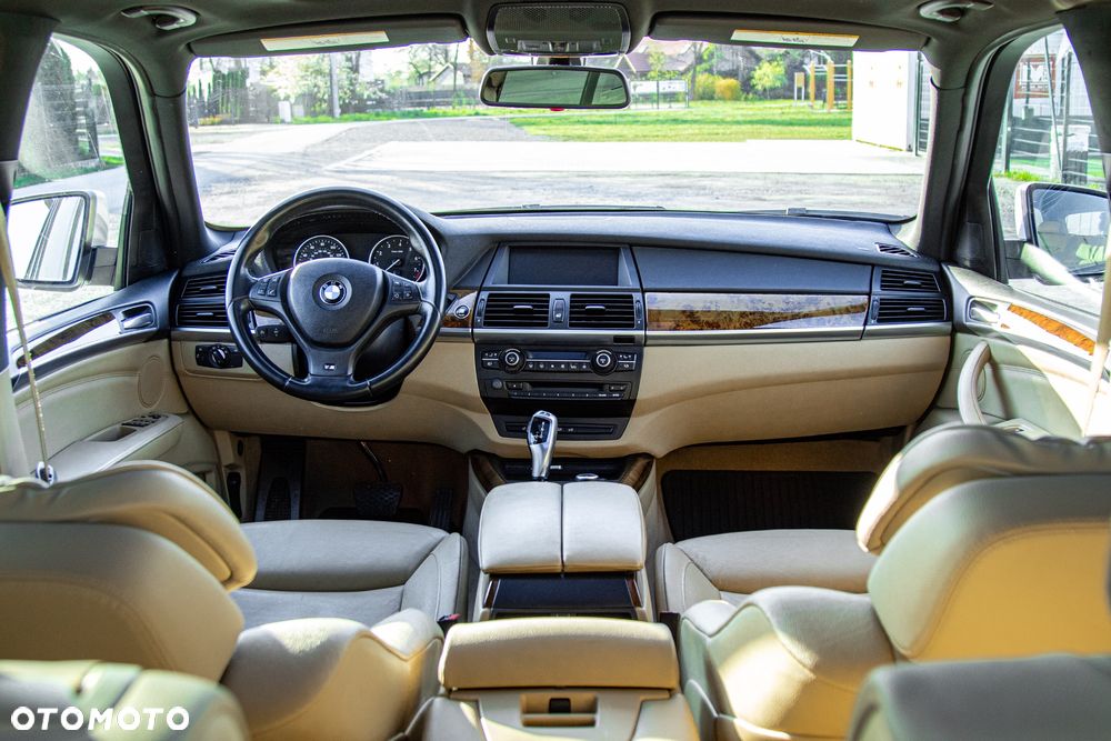 BMW X5 xDrive35i - 16