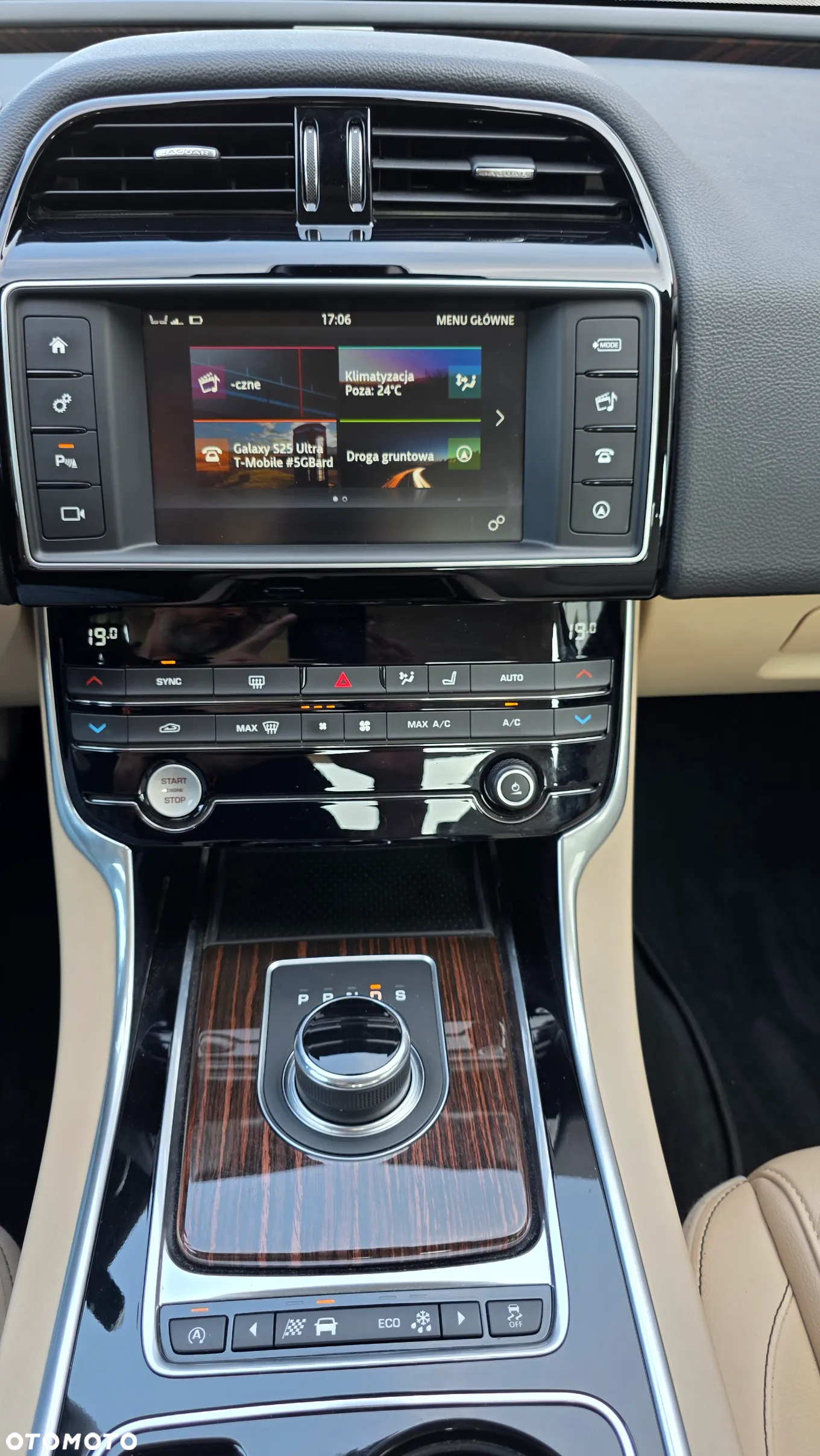 Jaguar XE 2.0 D AWD Prestige - 9