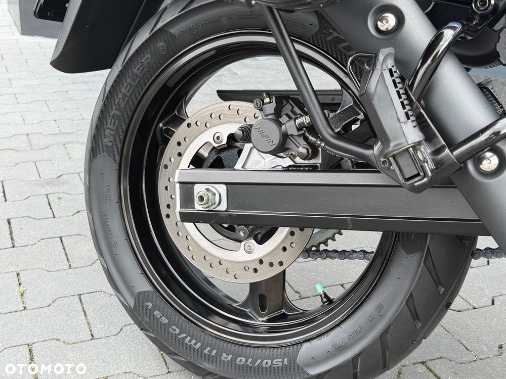 Suzuki V-STROM - 12