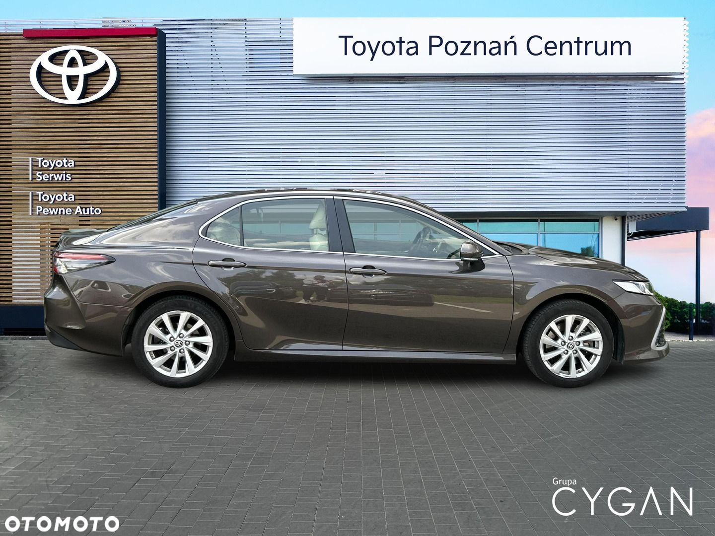 Toyota Camry - 7