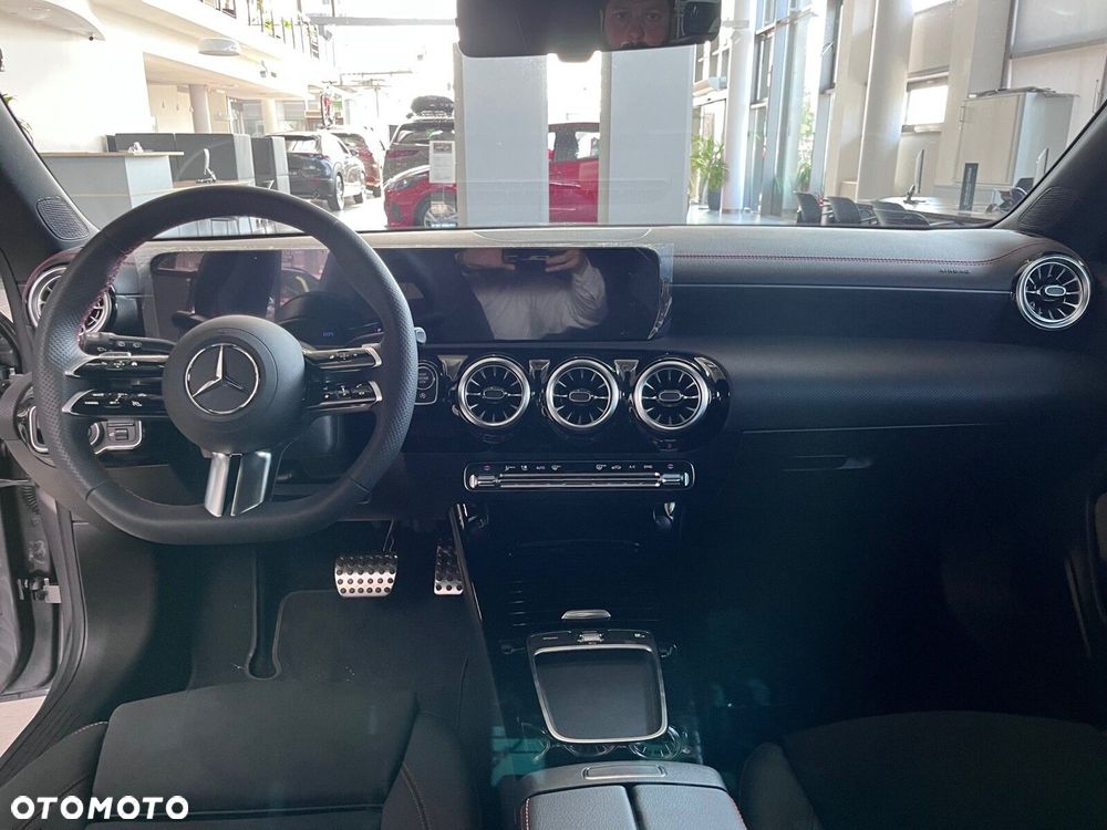 Mercedes-Benz CLA - 13
