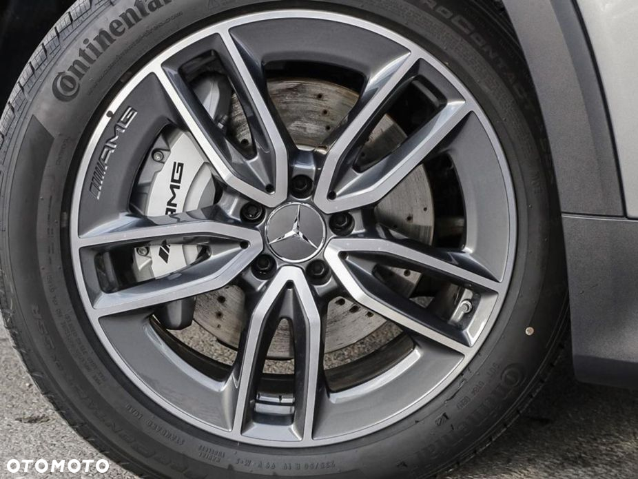 Mercedes-Benz GLB - 11