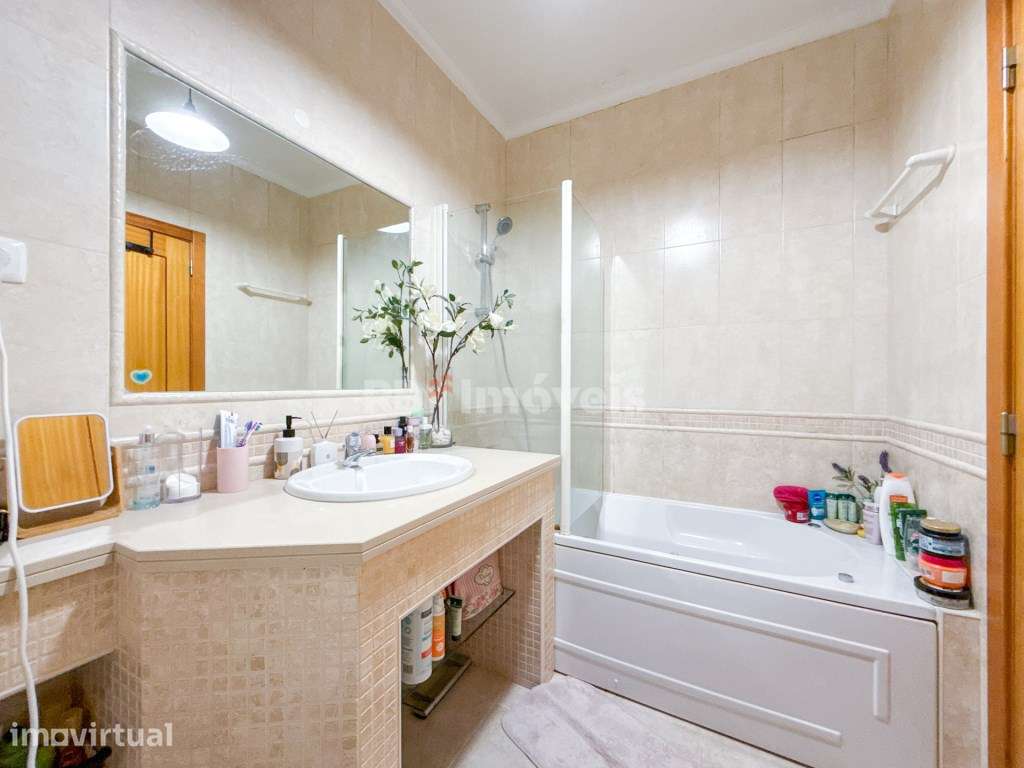 Apartamento T4 c/ Garagem e Varandas - Entroncamento - Grande imagem: 3/45