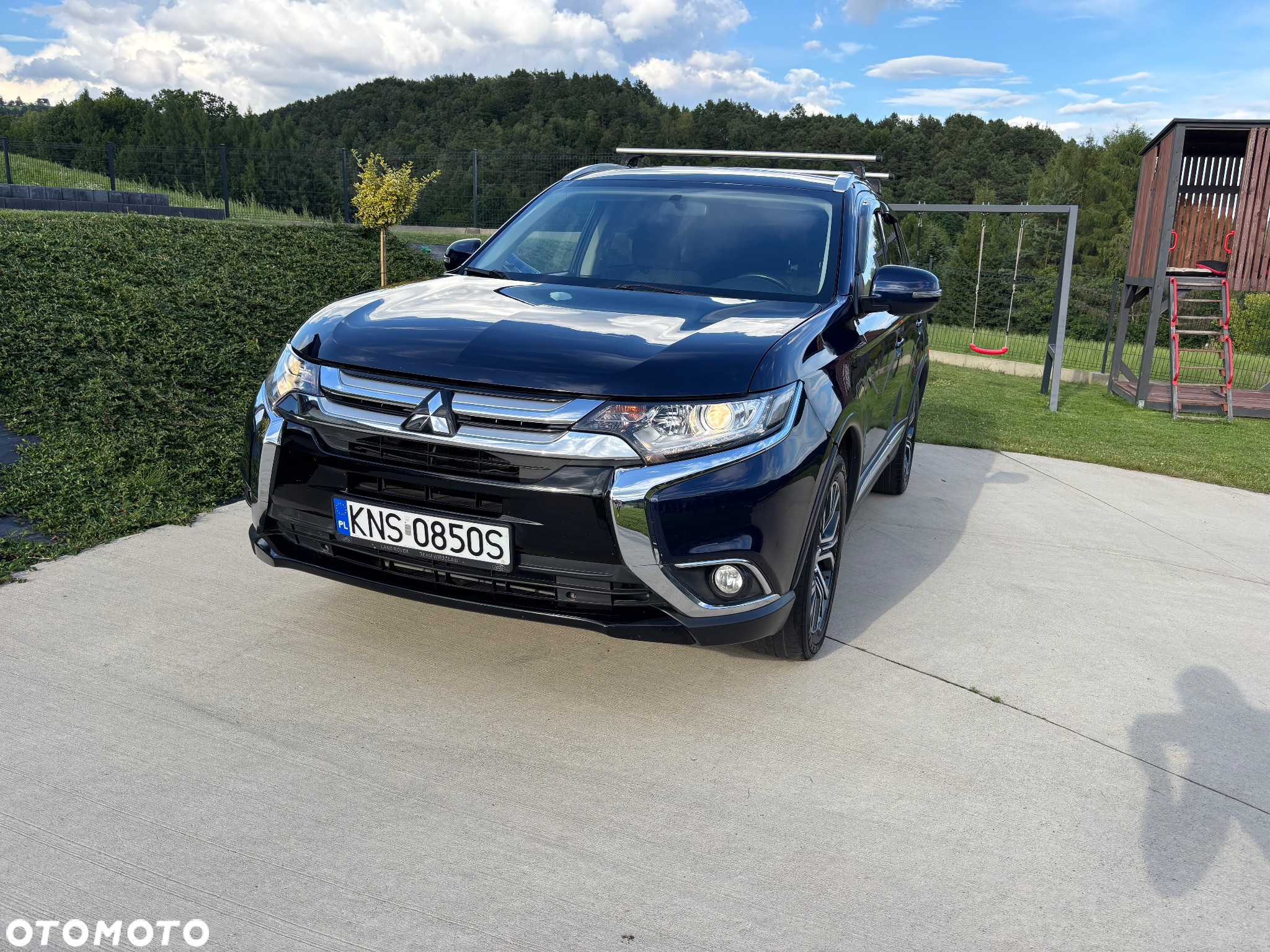 Mitsubishi Outlander - 2
