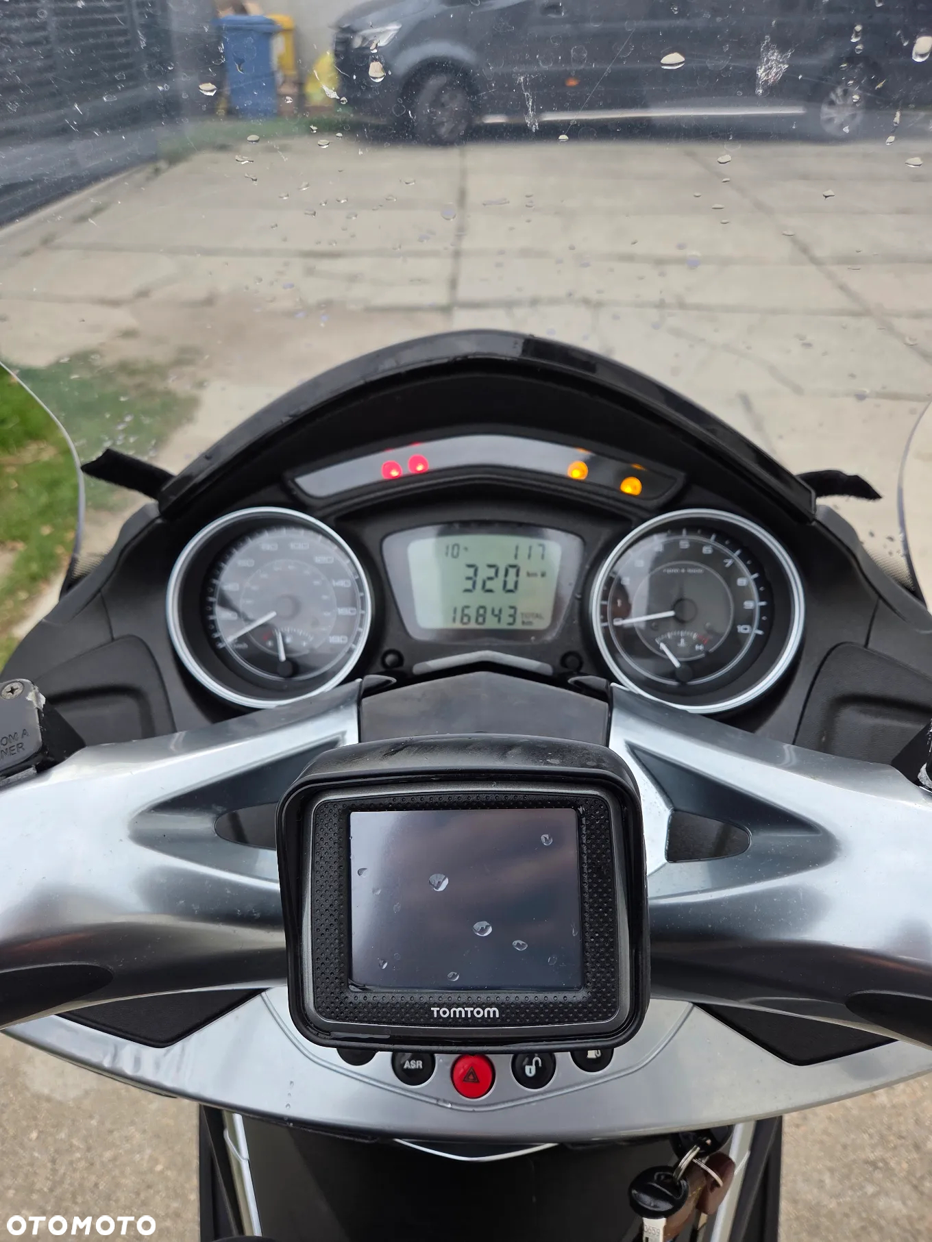 Piaggio X10 - 9