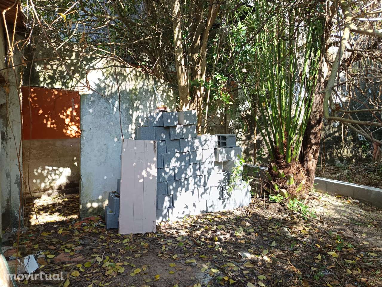 Moradia T2 para Recuperar no Centro de Santarém - Grande imagem: 4/5