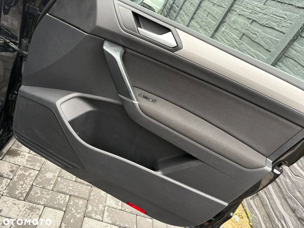 Volkswagen Touran 1.6 TDI SCR BlueMotion Technology DSG Comfortline - 20