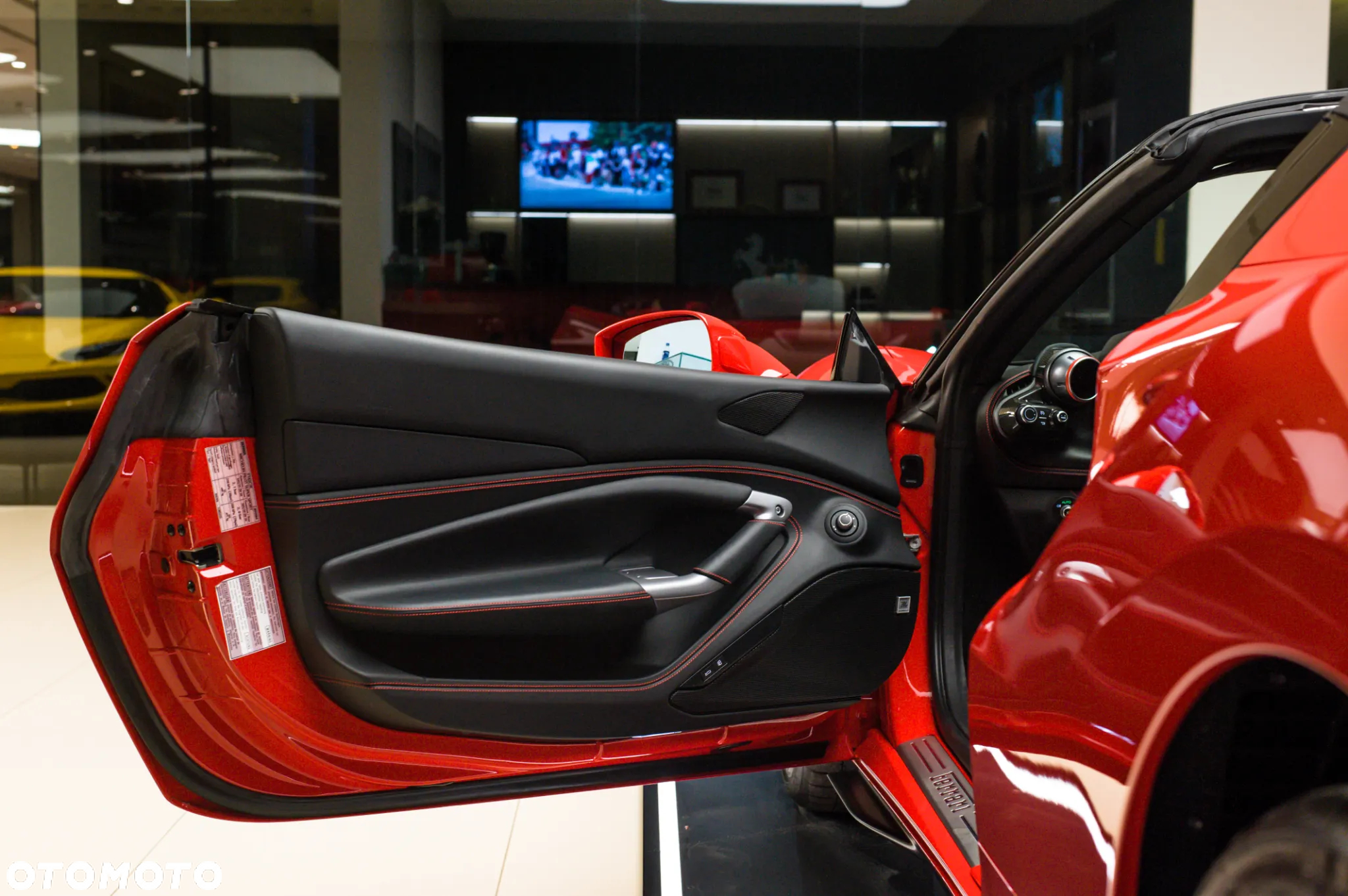 Ferrari F8 Spider - 15