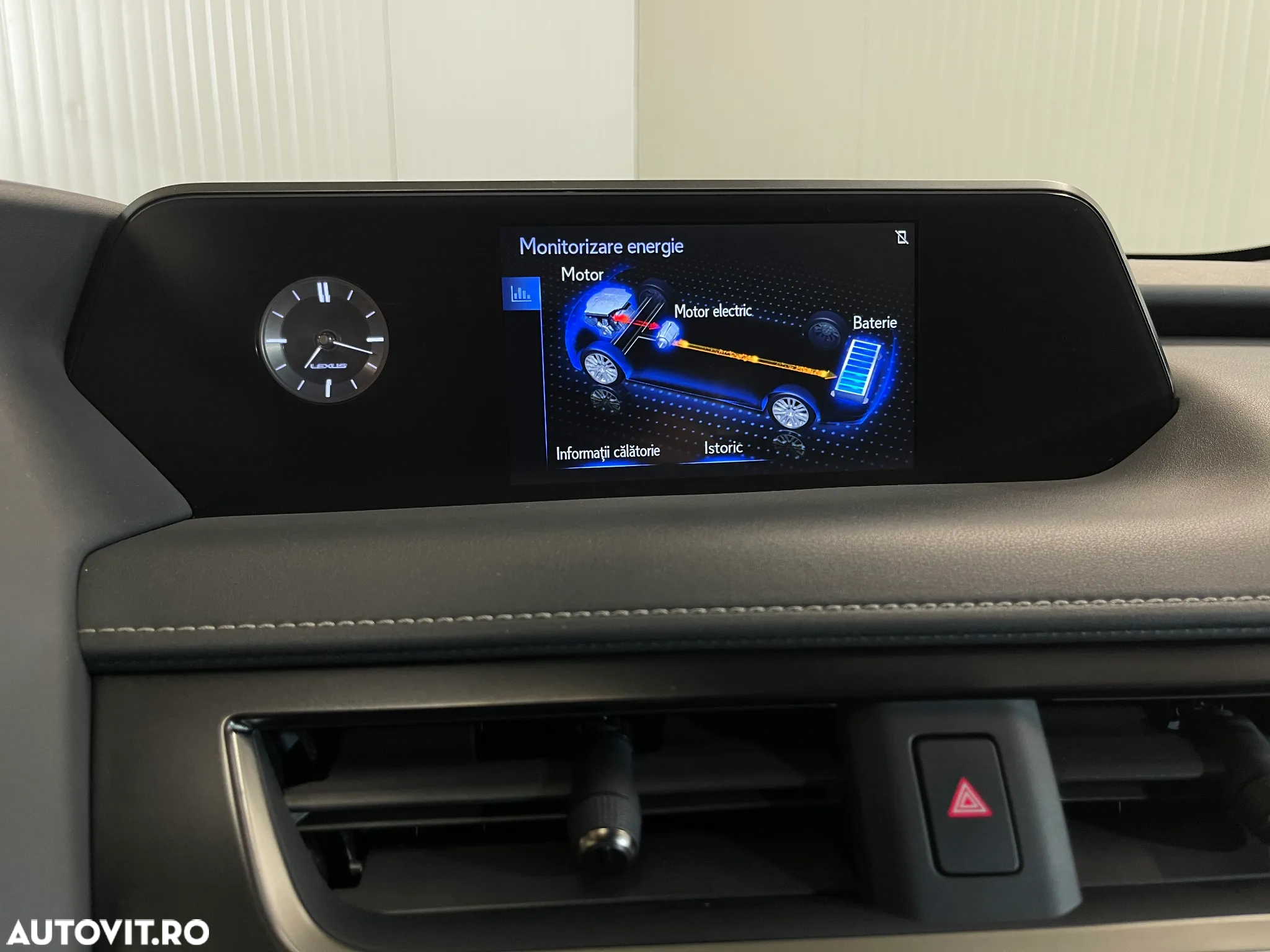 Lexus UX 250h 2.0L HEV 20H- (178 HP) 4X4 CVT Executive - 18