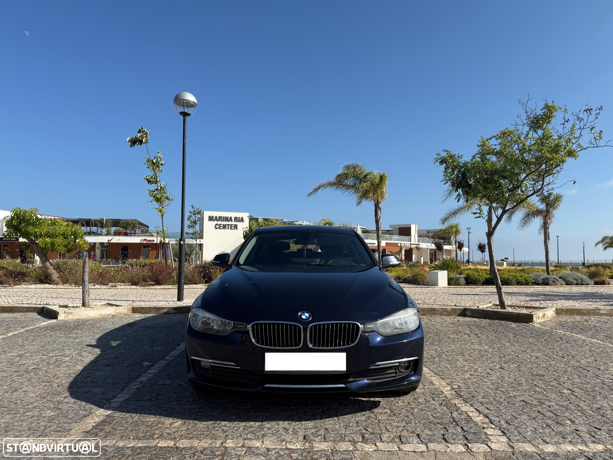 BMW 318 d Touring Luxury Line - 2