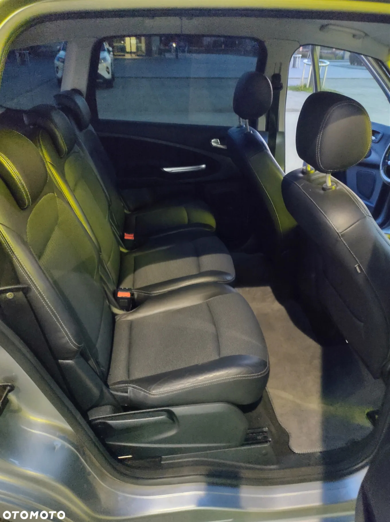Ford S-Max - 24