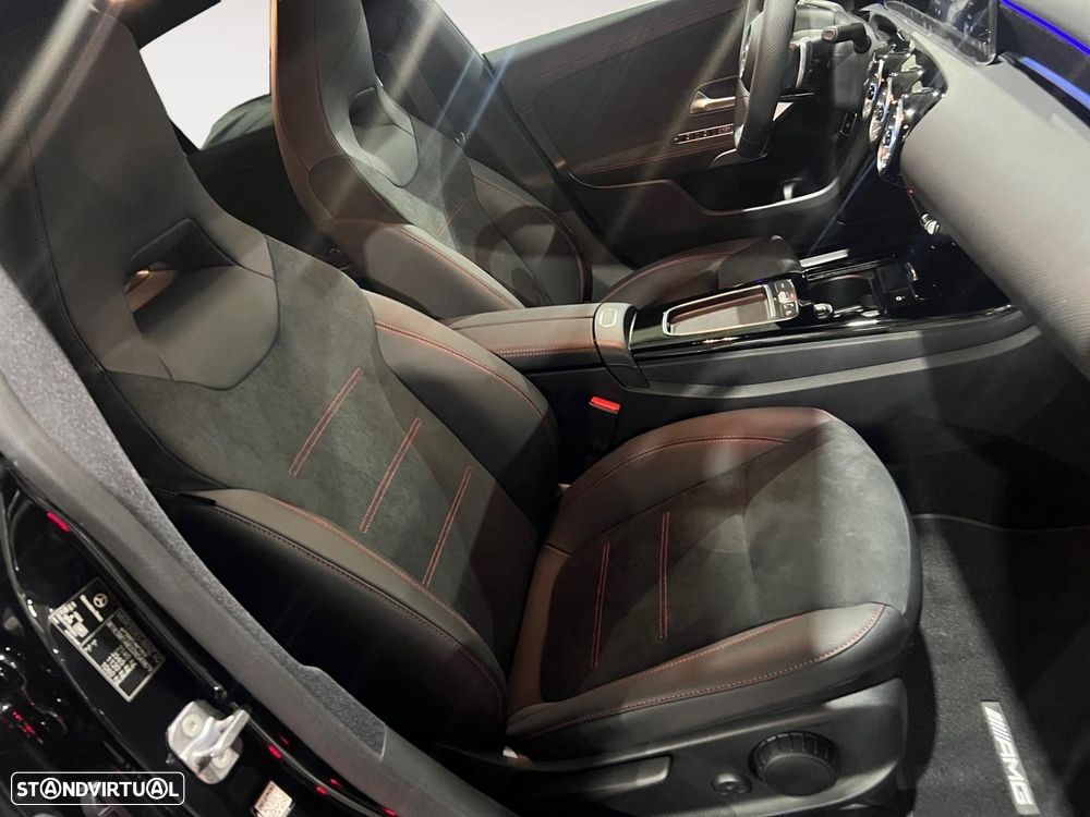 Mercedes-Benz CLA 180 d - 12