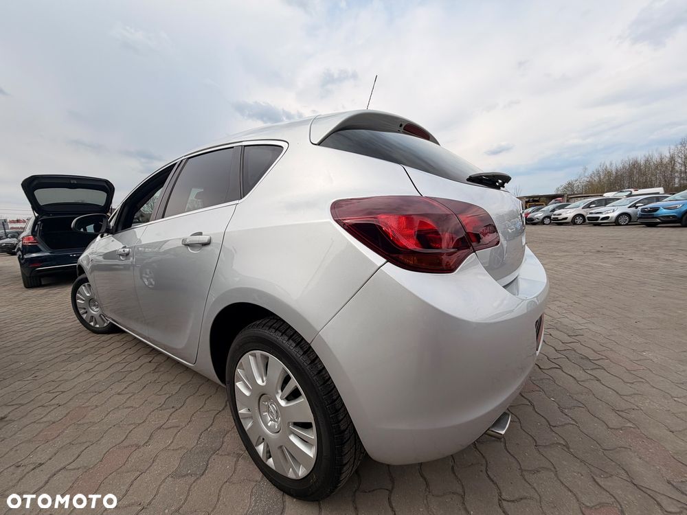 Opel Astra 2.0 CDTI DPF Innovation - 6