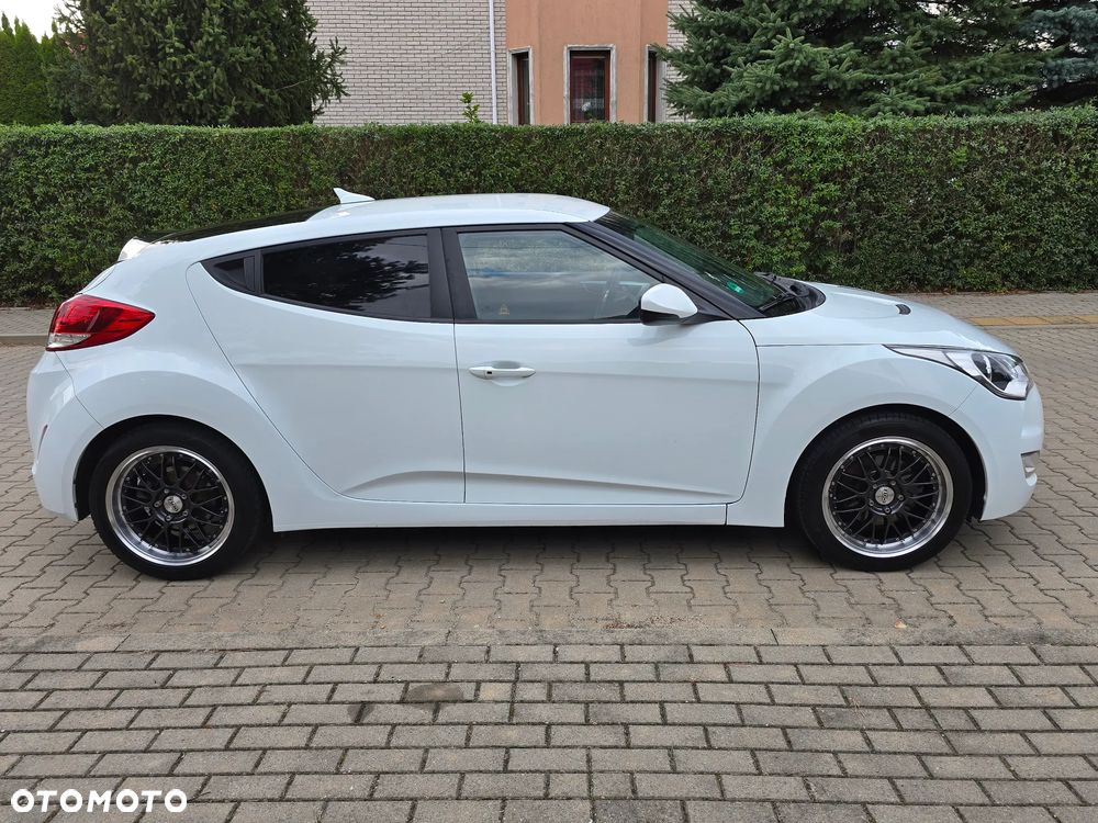 Hyundai Veloster - 14