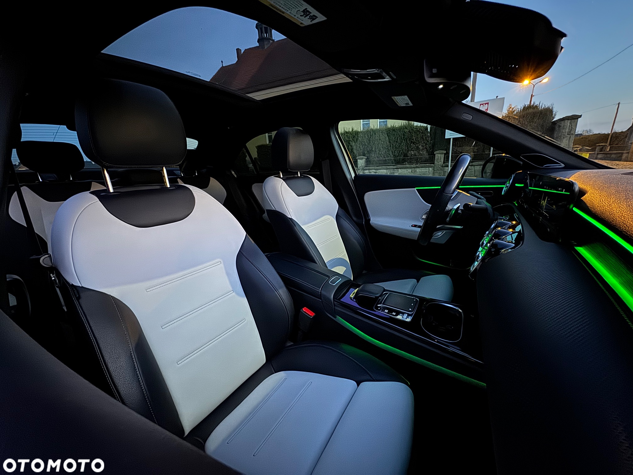 Mercedes-Benz Klasa A 220 AMG Line 7G-DCT - 25