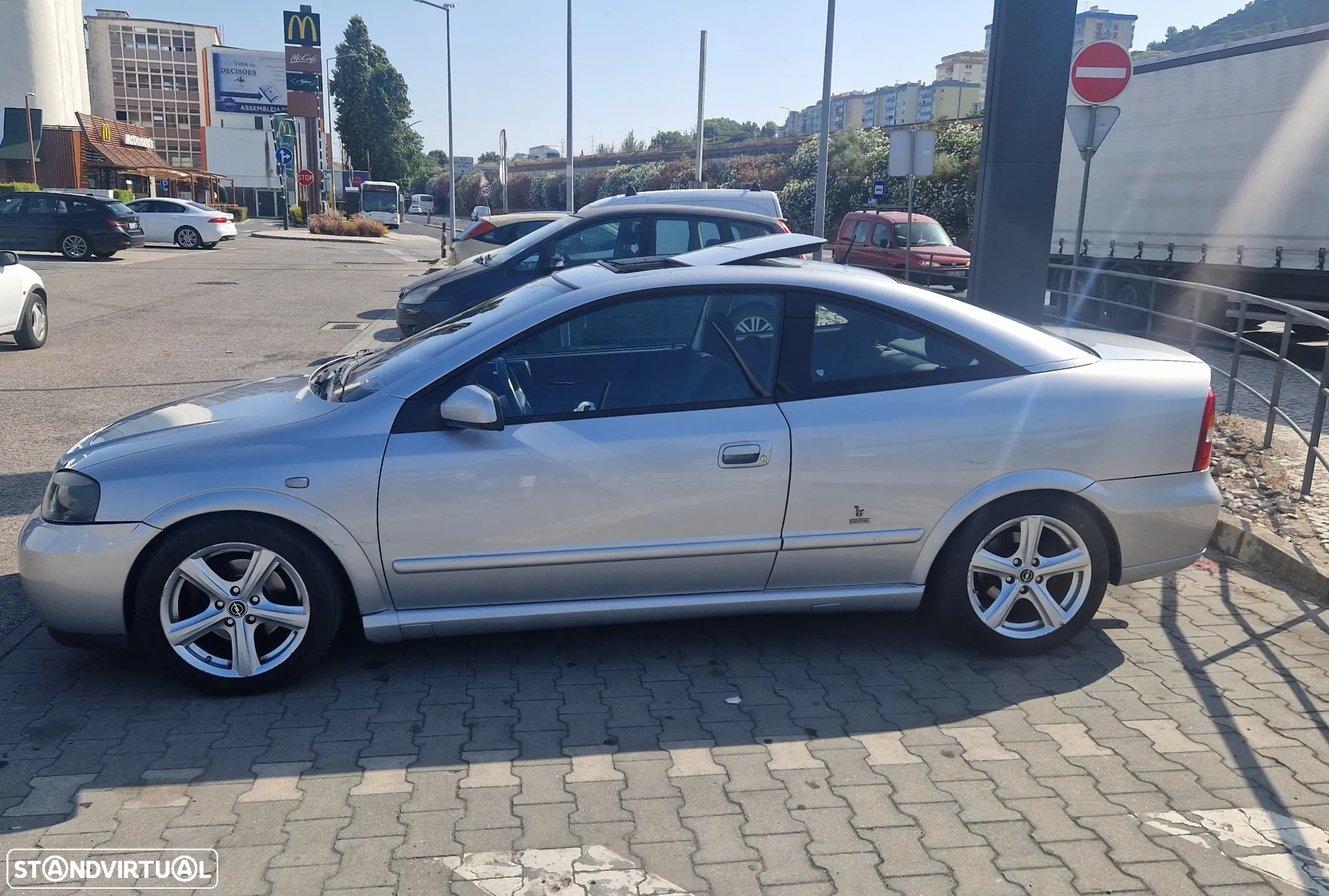 Opel Astra Coupe 1.8 16V - 6